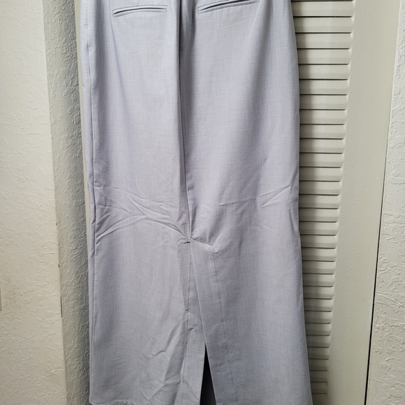Elegant Gray Women's Skirt - Picture 2 of 3